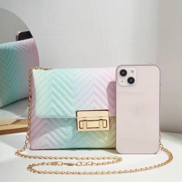 Colorful Pastel Ombre Quilted Pattern Crossbody Purse - Picture 2 of 6